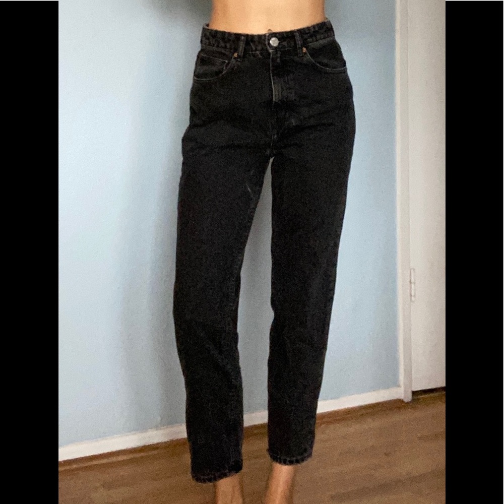Zara Black high rise crop jeans size 4